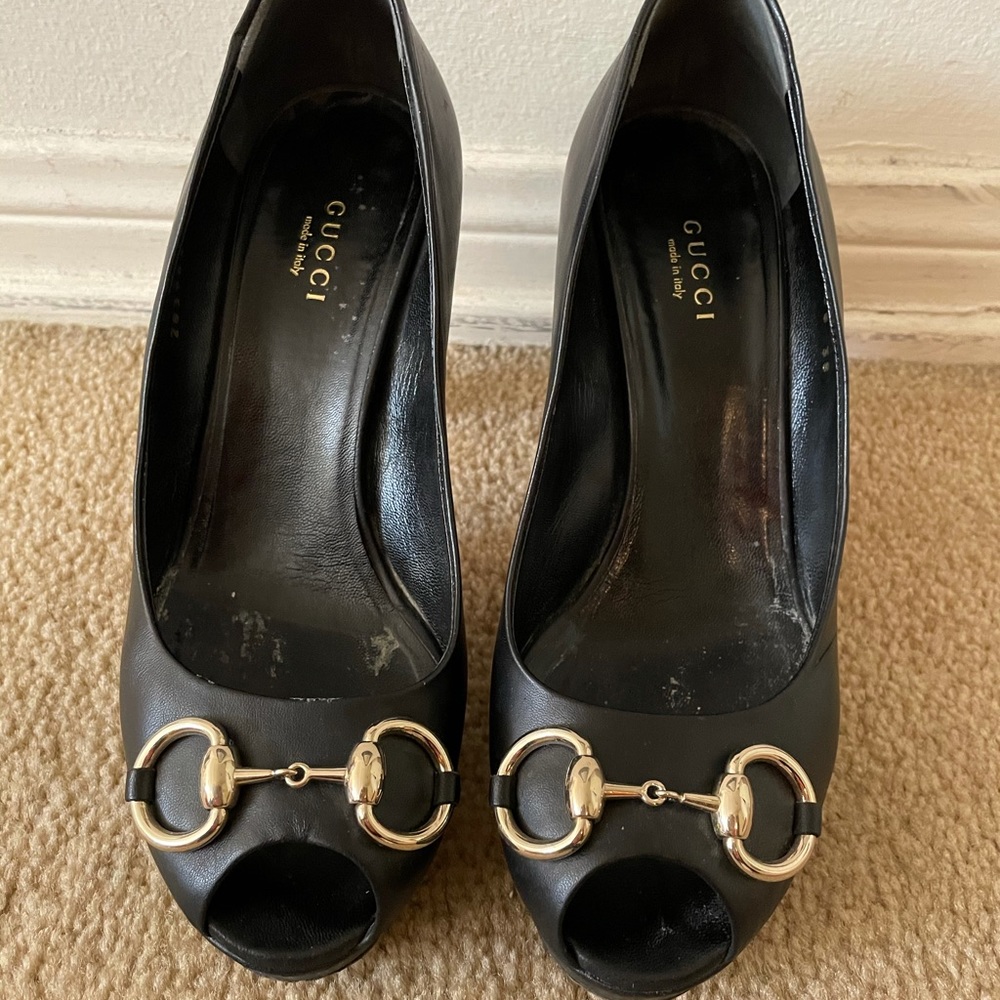 Gucci black heels 👠